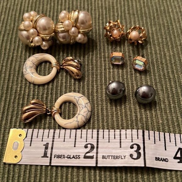 4 pair of stylish earrings - Picture 5 of 11